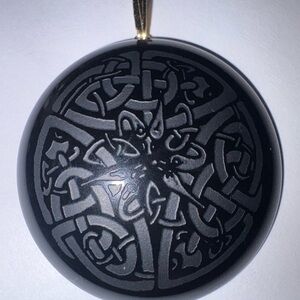 VTG Galway Celtic Ireland Black Marble Pendant Hand Carved  1.5in